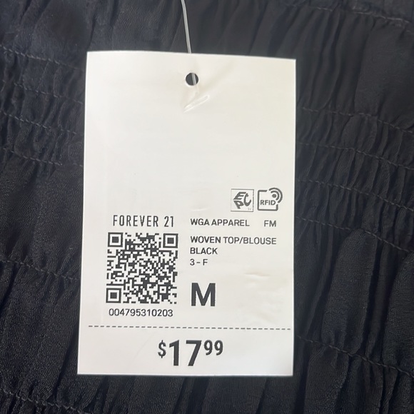 Black Square Neck Crop Top - Picture 2 of 3